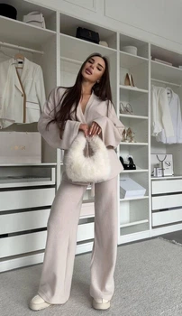 Костюм из кимоно и брюк из ангорской вязки 42-44 беж