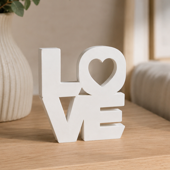 Декоративна статуетка LOVE з серцем, біла, 107×103×13 мм