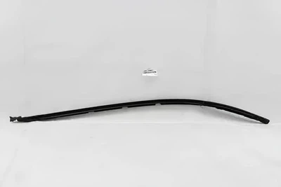 Молдинг лобового стекла Toyota LC200/Lexus LX570 07- правый на авто АМ0037325