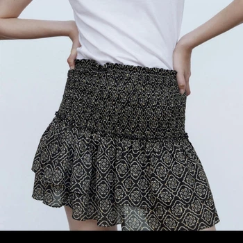 Юбка Zara короткая с воланом черного цвета с орнаментом высокая талия эластичный пояс-резинка размер XL