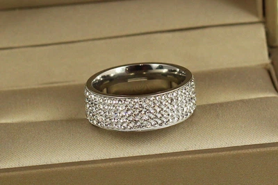 Кольцо Xuping Jewelry Четыре дорожки камни по кругу р 22 серебристое