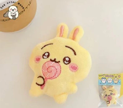 М'яка іграшка-брелок Chiikawa Усагі з льодяником (Usagi Plush Keychain), 8 см