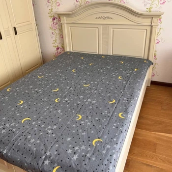Простынь без резинки 150х220 см темно-серая Звезды Бязь Голд Ananasko OR67