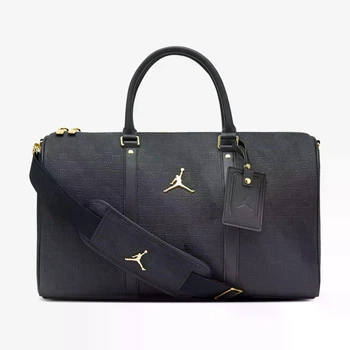 Сумка унисекс Jordan Monogram Duffle Bag, черная с золотистой фурнитурой, 25 л JRD-065-BLK