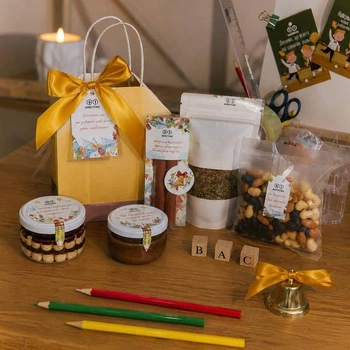 Оригінальний подарунок у пакеті HoneyTime на Останній дзвінок, день вчителя, у школу, директору (16656)