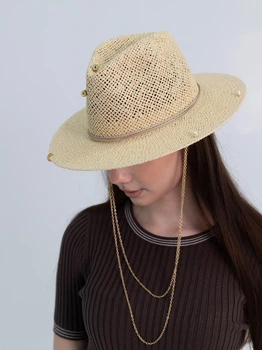 Шляпа Федора женская D.Hats из рафия с двойной цепью золото светло бежевая