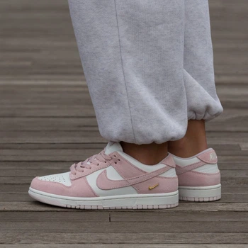 Кросівки Nike SB Dunk Low Sail Pink 38