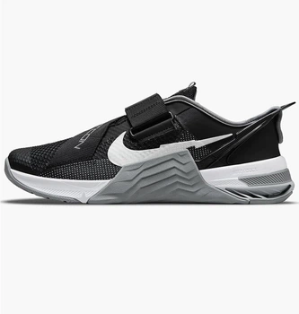 Кросівки унісекс Nike Metcon 7 Flyease 38.5 Чорно-білий DH3344-010