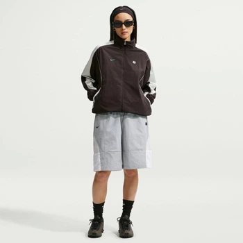 Ветровка женская Nike W Shox Wvn Jkt M Коричневая IO8380-220