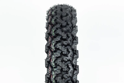 Шина 3,00-10 бескамерная, шипованная CM-401