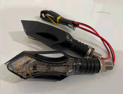 Поворот диодный LED СТРЕЛА с отверстием ЧЕРНЫЙ, 2шт LIKEMOTO