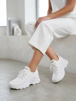 Женские кроссовки текстильные с сеткой на высокой подошве-платформе Fashion 39 Белые