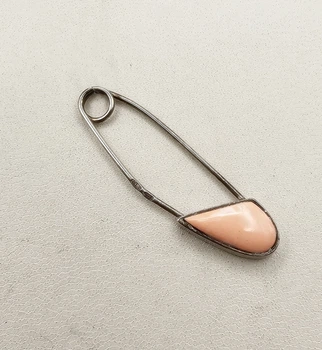 Брошка серебряная с коралом 1,7 г