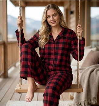 Женская теплая пижама из микробайки в клетку батал красно-черная 3XL