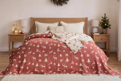 Муслиновое новогоднее покрывало Saheser Merry 240 х 260 см Red