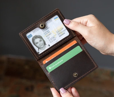 Кожаная обложка на пластиковый айди id паспорт автодокументы права техпаспорт нового образца Velimirovich темно коричневая (шоколад)