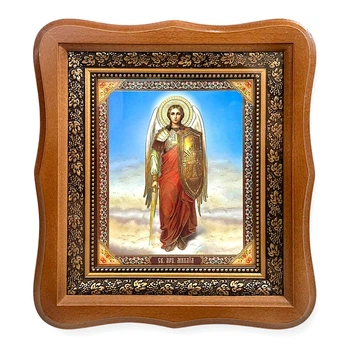 Икона святой Архангел Михаил, лик 15х18 см, в светлом деревянном киоте.