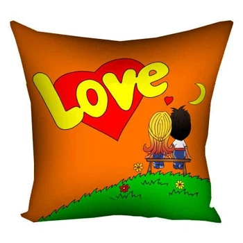 Подушка з принтом габардинова Love is оранжевая 40x40 см
