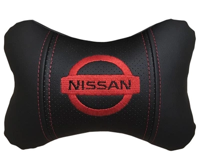 Автомобільна подушка АвтоХоп на підголовник з червоним логотипом Nissan