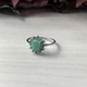 Серебряное кольцо с натуральным изумрудом 1.15ct, вес изделия 2,49 гр (2043386) - изображение 2