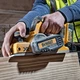 Рубанок аккумуляторный бесщёточный DeWALT DCP580NT - изображение 6