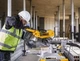 Пила торцовочная настольная сетевая DeWALT DWS780 - изображение 4