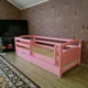 Ліжко односпальне тахта RainbowDream Мілана 80х190 см рожевий масив вільхи, з ящиками і бортиком - зображення 2