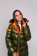 Стильный зимний длинный женский пуховик с капюшоном Yimosis 1219 S зелёный 10403 - изображение 4