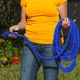 Садовый Шланг Magic Hose для полива саморастягивающийся с водным распылителем 7 режимов 52,5 м синий - изображение 14