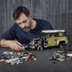 Zestaw klocków LEGO TECHNIC Land Rover Defender 2573 elementy (42110) - obraz 6