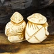Статуэтка Нэцкэ Дайкоку и Эбису Netsuke Гипс 5.6x3.8x3 см Бежевый (00648) - изображение 3