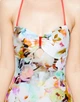 Cлитный купальник с эмалированной пластинкой Ted Baker Bellah L (9822L) Цветочный принт - изображение 3