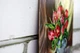 Картина про любовь маслом на оргалите 20х20см Красные тюльпаны в вазе ручная работа художника Alleya-kartin - изображение 2
