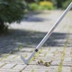 Тяпка Fiskars White для прополювання між плитками 160 см 490 г - зображення 3