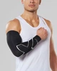 Компрессионный нарукавник 2XU, Compression Arm Guard, M, черный/серебритый логотип - изображение 1