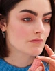 Мультистик рум'яна+тіні+помада elf Monochromatic Multi Stick Eyes Lips Cheeks Glistening Peach 4.4 г - зображення 4