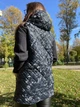 жилет жіночий стеганний з капюшоном темно синій камуфляж розмір 2XL - зображення 5