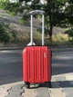 Валіза пластикова ручна поклажа Lowcost лоукост Wizz Air Ryanair 40 x 30 x 20 червона - зображення 1