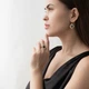 Сережки "Конюшина" в жовтому золоті (емаль) с06810 Онікс - зображення 3