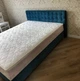 Кровать Альянс Камила 1,4 в велюровой обивке бирюзового цвета с матрасом и подъёмным механизмом с пуговицами - изображение 4