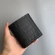 Кожаный унисекс кошелек Compact+ Черый с тиснением рептилия - изображение 3