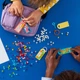 Zestaw klocków LEGO DOTS Duży zestaw zawieszek do toreb: napisy 228 elementów (41949) - obraz 6