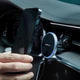 Автомобільний тримач ACEFAST D3 magnetic wireless charging car holder for air vent 15W Black - зображення 6