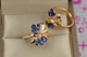 Кольцо Xuping Jewelry крылышки с синими камнями р 16 золотистое - изображение 1