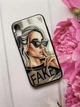Силиконовый глянцевый чехол Стеклянные ромбы для iPhone X/Xs :: Девушка в очках - изображение 1