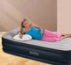Односпальне надувне ліжко Intex 64132 Deluxe Pillow Rest Raised Bed (99 x 191 x 42 см), чорне, з вбудованим електронасосом та сумкою для зберігання - зображення 6
