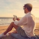 Электронная книга Amazon Kindle Oasis 9th Gen Graphite, 8GB, дисплей 7 E Ink Carta, антибликовое покрытие, подсветка, сенсорный экран, Bluetooth/Wi-Fi, функция чтения вслух, словарь, веб-браузер, плотность 300 dpi, восстановленная, серая - Refurbished - изображение 3