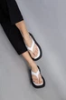 Шлепанцы женские ShoesBand Белые натуральные кожаные на черной толстой подошве на широкую ногу 36 (22,5 см) (66061-1) - изображение 5