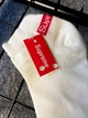 Низькі шкарпетки з написом Supreme One Size молочний NS30037 - зображення 3