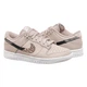 Кроссовки женские Nike Dunk Low Se 40 Бежевий DD7099-200 - изображение 1